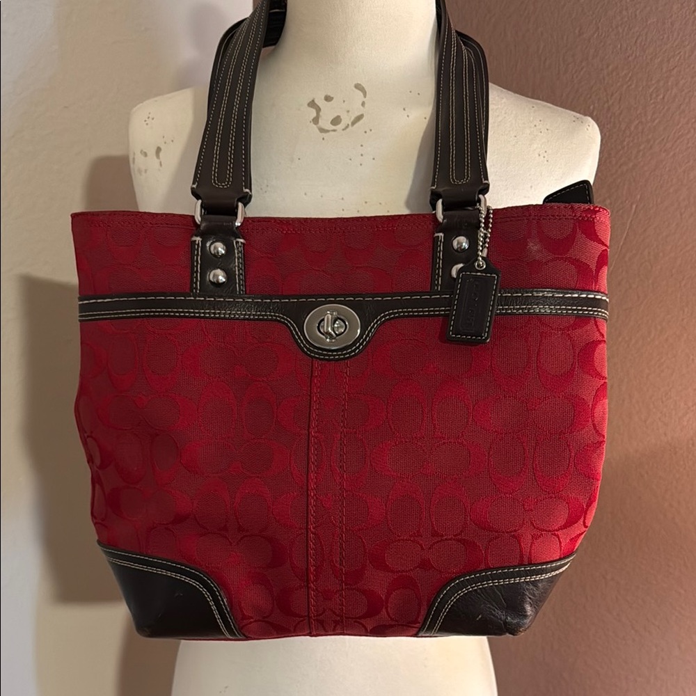 Coach Classic Hamptons Red and Black Shoulder Bag